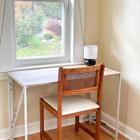 7 Mins Drive To Yale, Large Fenced Yard Villa New Haven Bagian luar foto