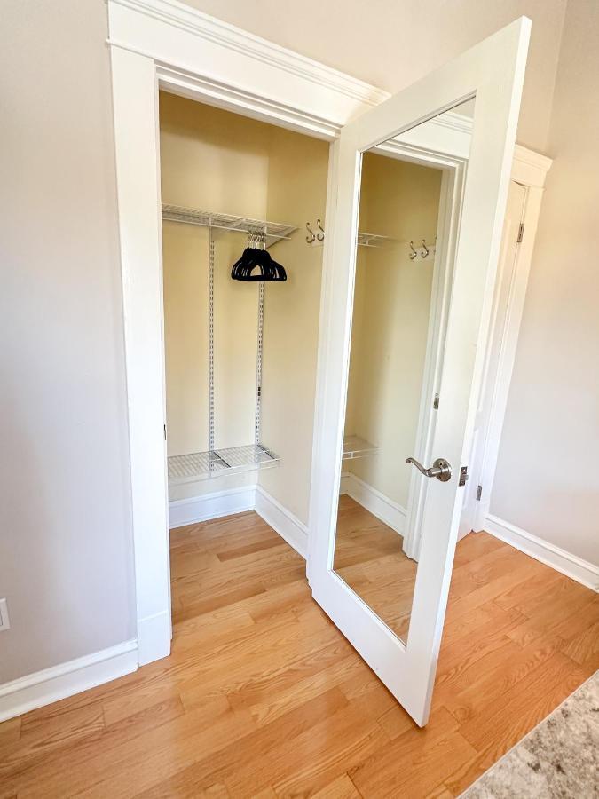 7 Mins Drive To Yale, Large Fenced Yard Villa New Haven Bagian luar foto
