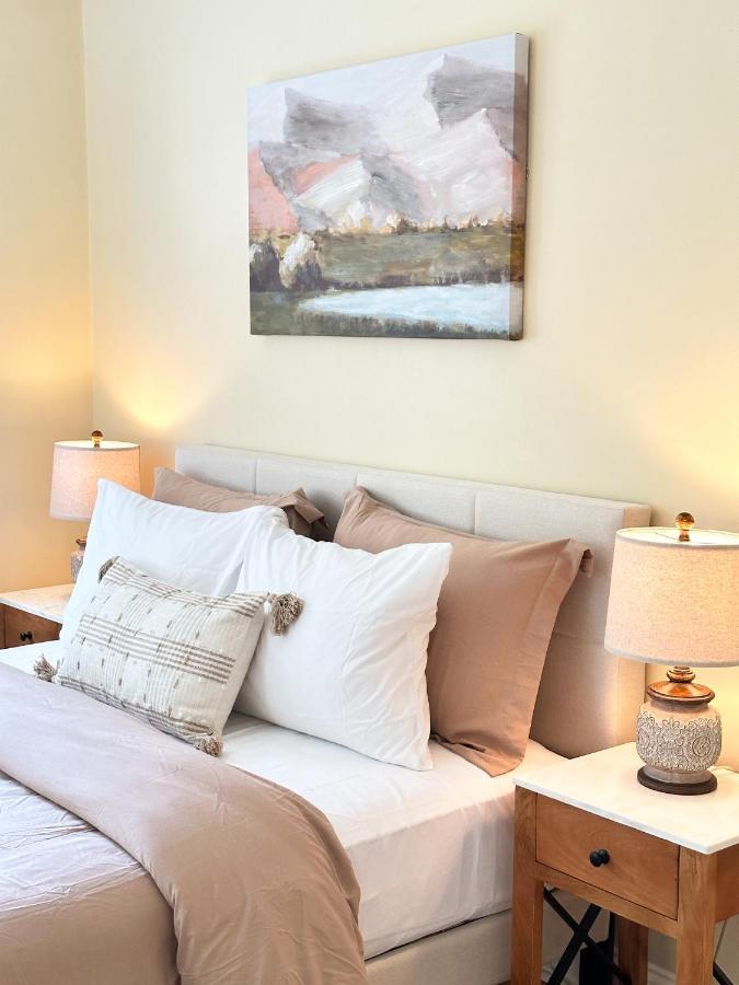 7 Mins Drive To Yale, Large Fenced Yard Villa New Haven Bagian luar foto